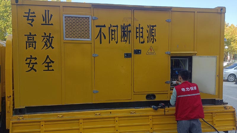 黄山柴油发电机组和UPS电源配合使用时，如何避免切换过程中的电力中断？